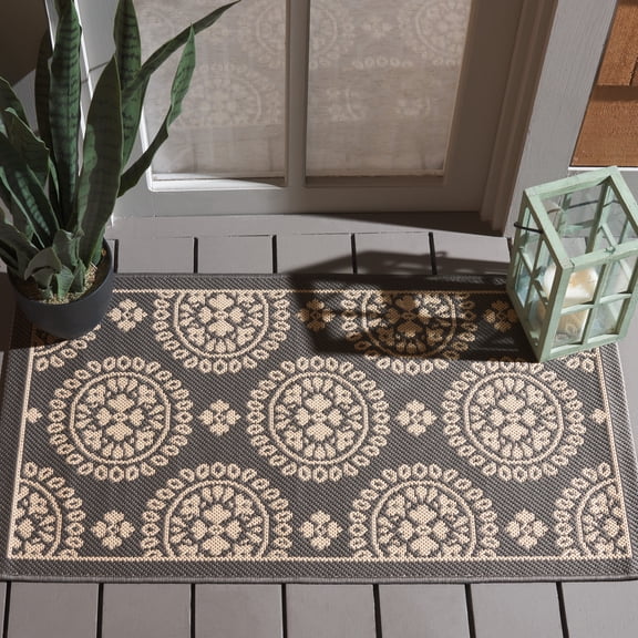 Safavieh Courtyard Kirsten Geometric Indoor/Outdoor Area Rug, Gray, 2' x 3'7"