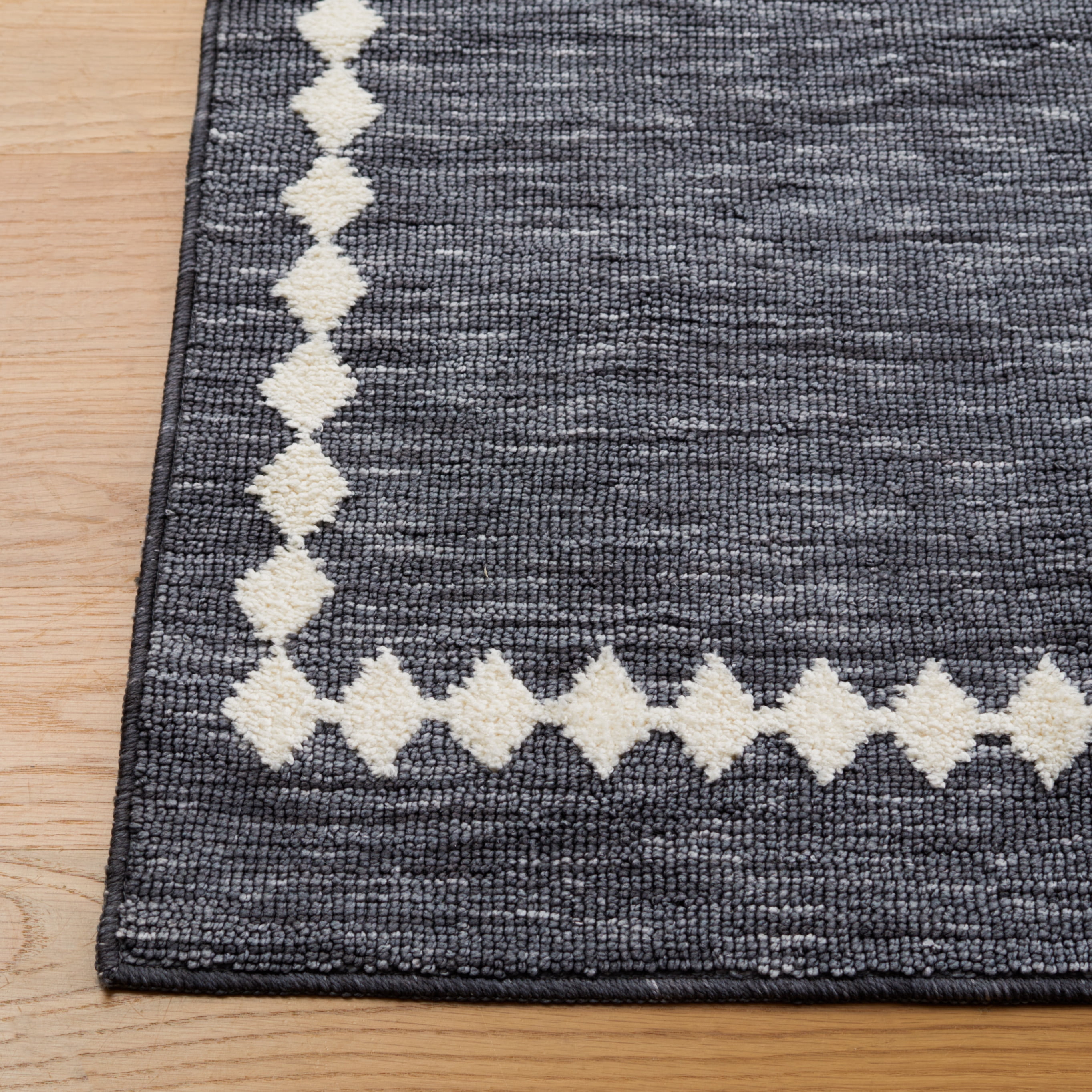Safavieh Easy Care Emmet Bordered Polyester Machine Washable Area Rug, Gray/Ivory, 5' x 8'