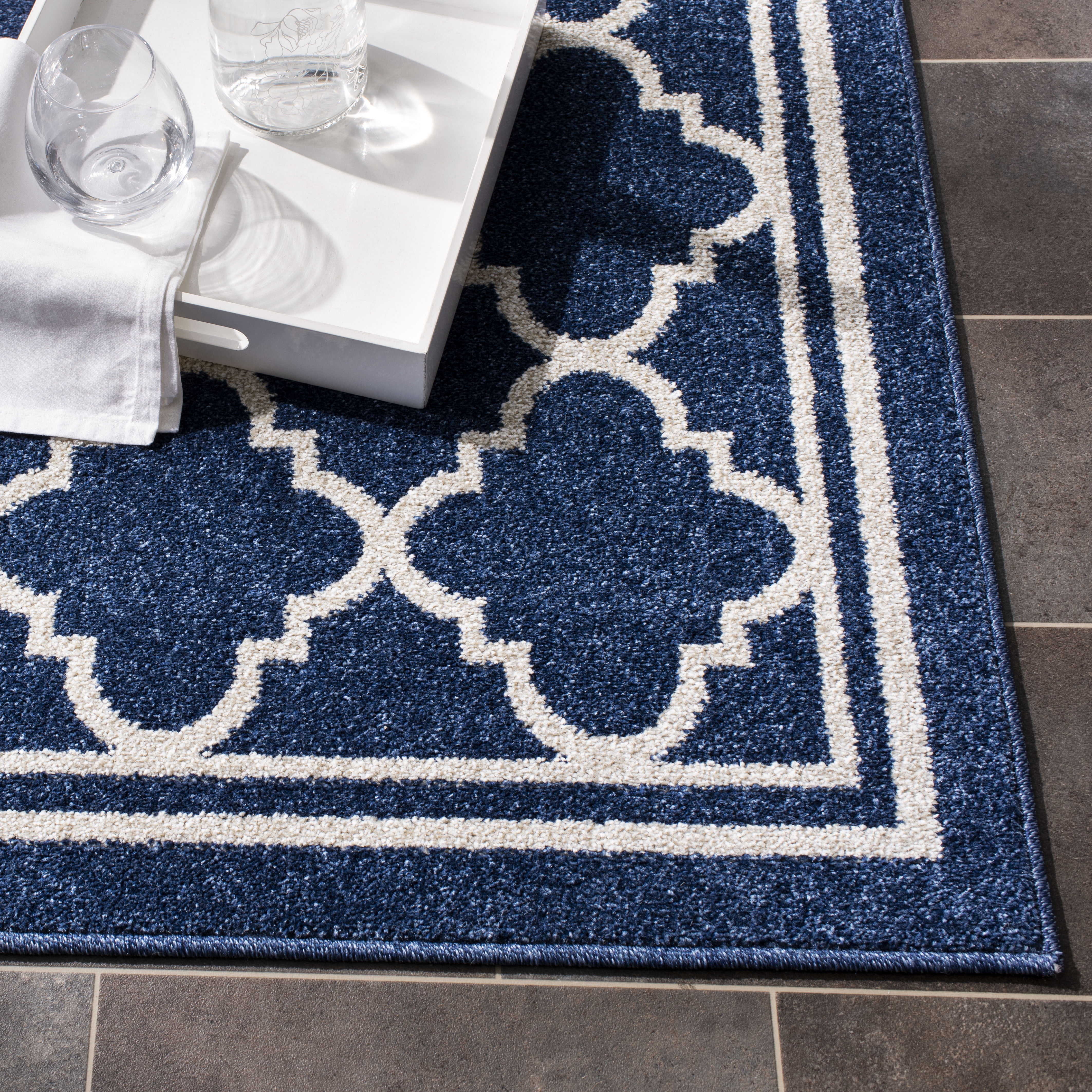 Safavieh Amherst Trina Geometric Area Rug, Navy/Beige, 3' x 3' Square
