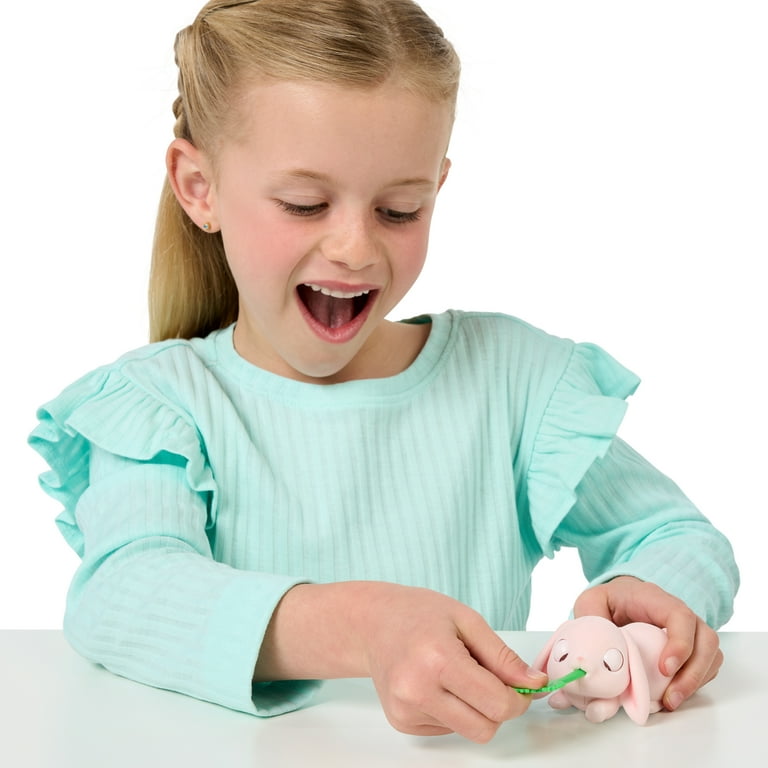Little Live Pets Mama Surprise Minis, Feed and Nurture