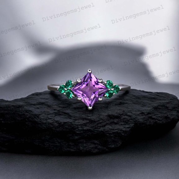 CHIRAGEMSJEWEL 7 MM / Princess Cut Purple Amethyst Anniversary Ring Emerald Cluster Women Ring Arin Unique Design Proposal Ring February Birthstone Gift Jewelry