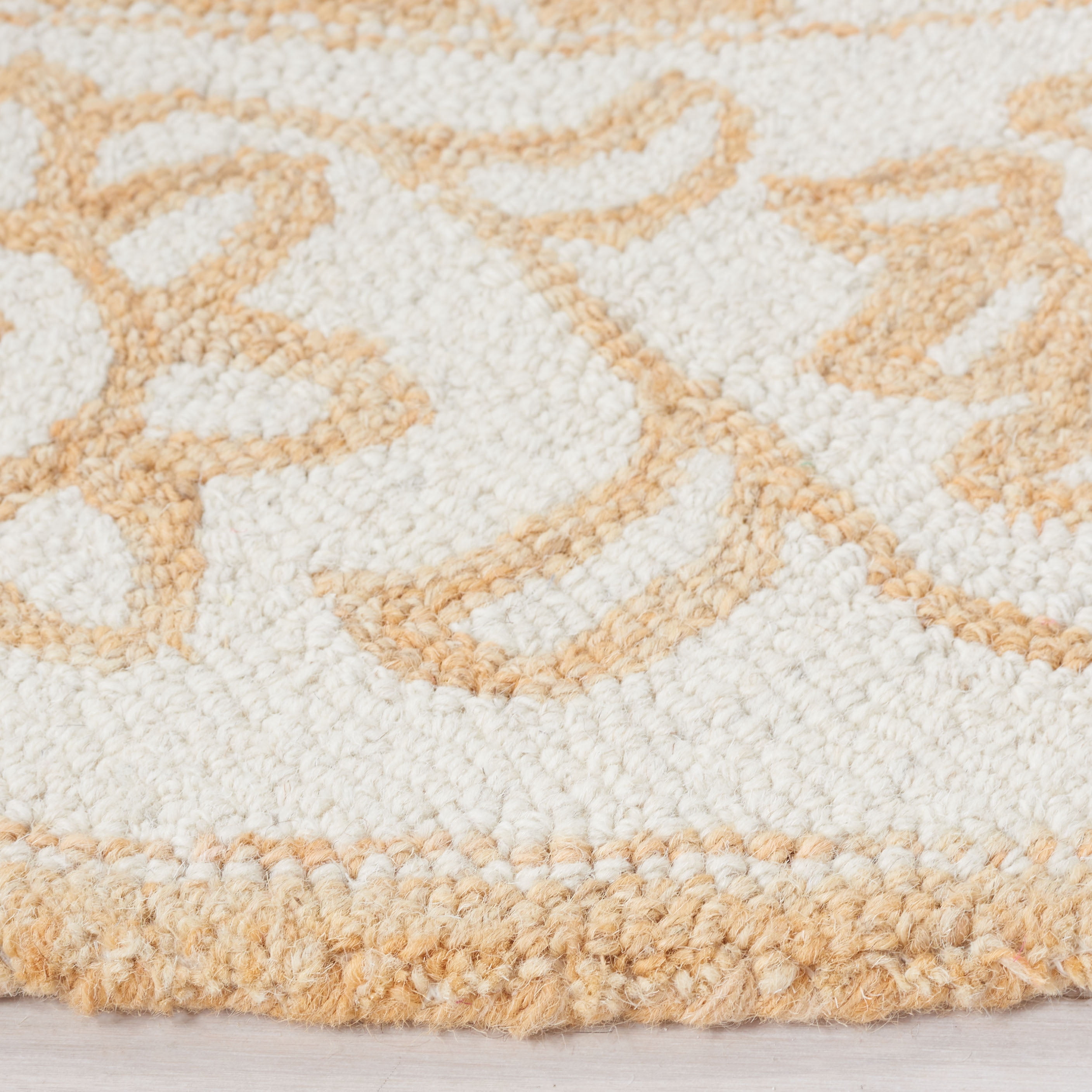 Safavieh Jardin Wilson Floral Wool Area Rug, Yellow/Ivory, 6' x 6' Round