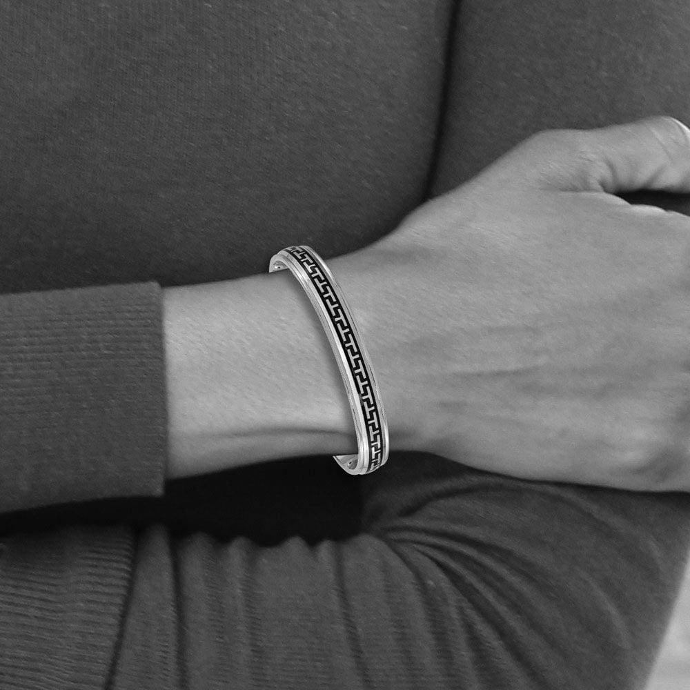The Black Bow Men's 10mm Titanium Black-plated Design Cuff