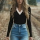 thumbnail image 2 of Camisas para mujer,Blusa informal de poliéster con cuello en V y manga corta para mujer, ideal para usar en cualquier temporada, sopatenor, 2 of 9
