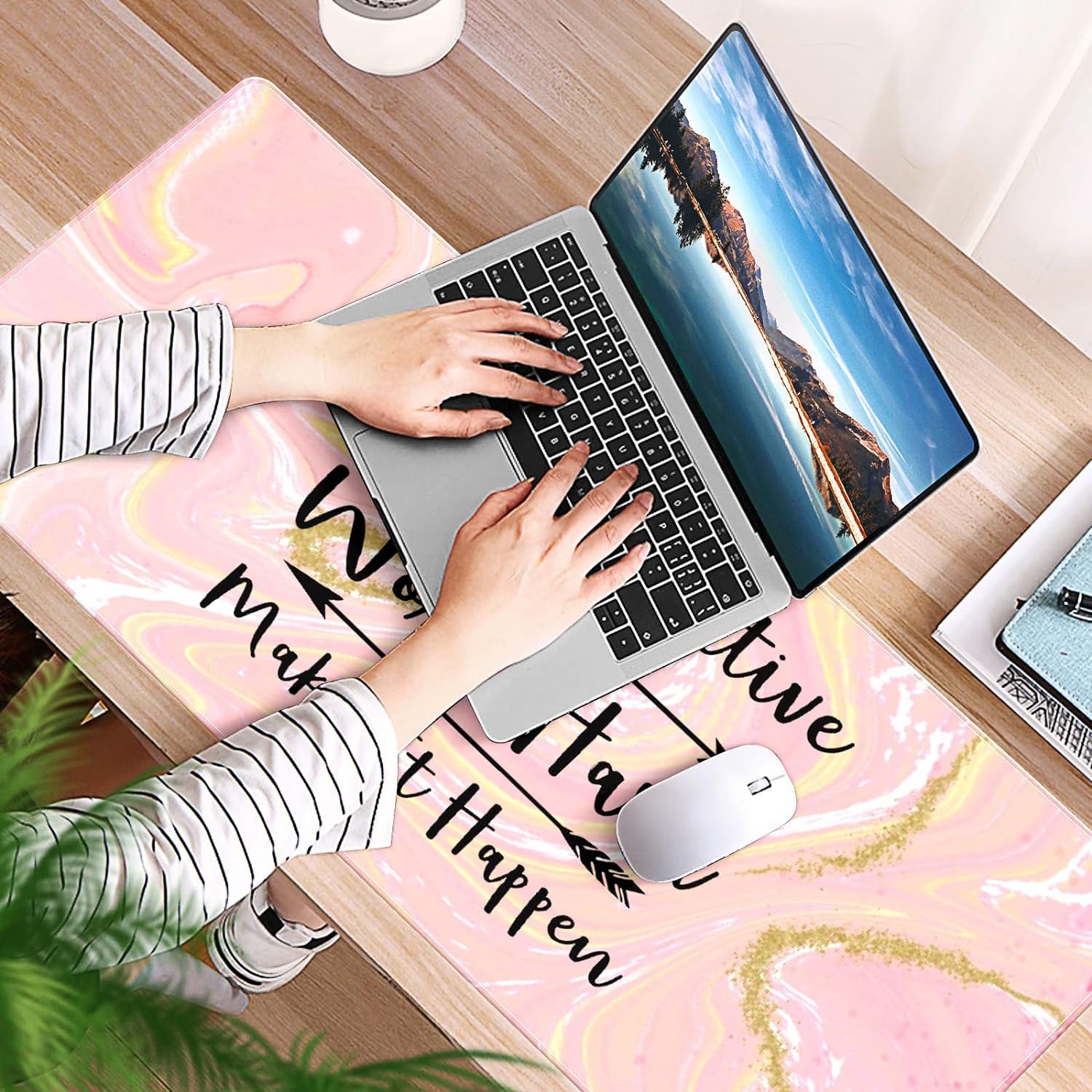 Beauty Pink Gold Sparkling Marble Desk Mat, Desk Accessory, Cute Workspace, Trendy Workspace, Trendy, 35.4x15.7in Large Gaming Mouse Pad, Cute Desk Topper, Pretty Desk Pad