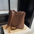 thumbnail image 2 of Bolso de gran capacidad para mujer, nuevo estilo 2025, bolso bandolera tipo cubo de alta gama, bolso de hombro texturizado, bolso informal versátil para madre e hijo., 2 of 4