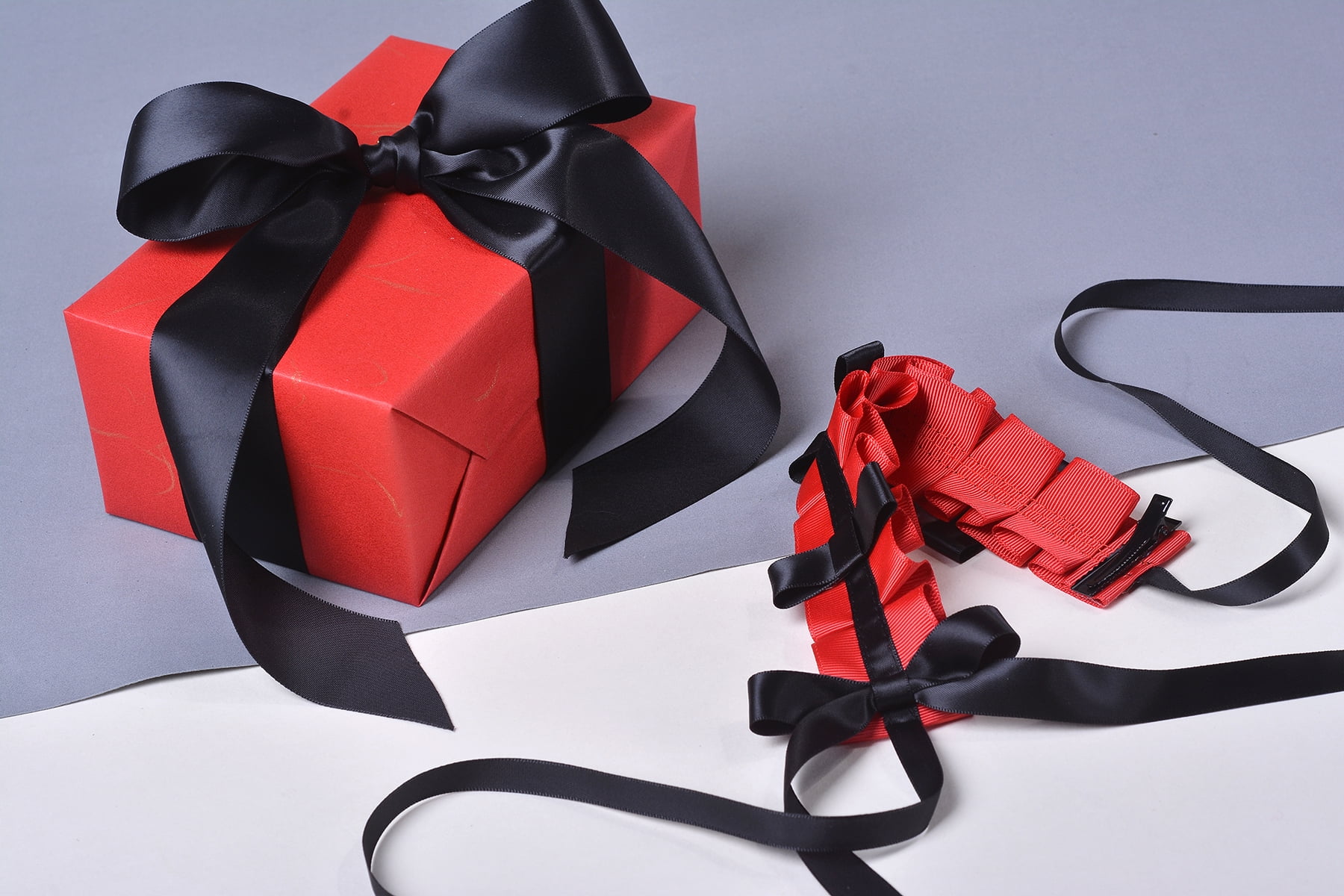 0.875" Sassafras Red Mega Ribbon, 1 Each