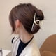 thumbnail image 3 of Paquete de 3 pinzas para el cabello antideslizantes de metal dorado para mujeres y niñas, para cabello largo, grueso y fino JM, 3 of 5