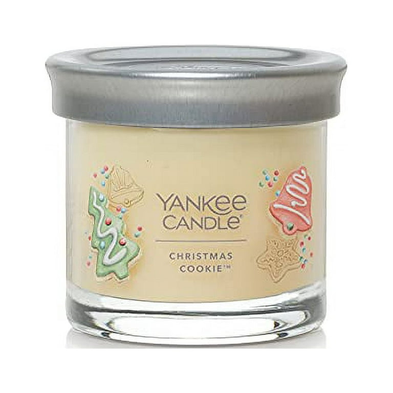 Yankee Candle Christmas Cookie Scented, Signature 4.3oz Small Tumbler  Single Wick Candle, Over 20 Hours of Burn Time 