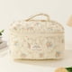 thumbnail image 5 of Fiudx Bolsas de Maquillaje Florales, Elegante Juego de Neceseres de Algodón, Organizador de Artículos de Tocador Acolchado Suave, Solución Versátil para Guardar Artículos de Viaje, Uso Diario, Regalo, 5 of 6