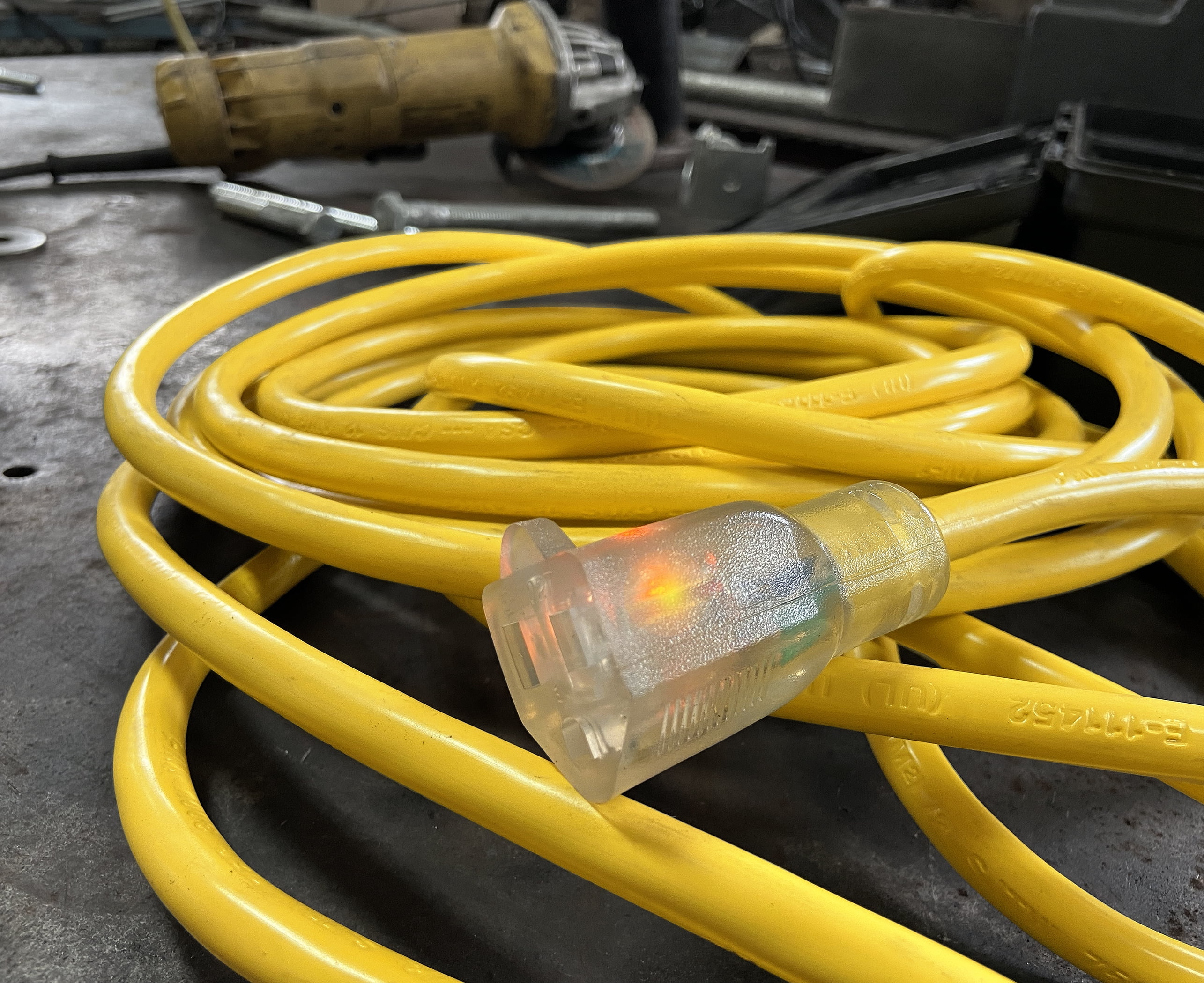 U.S. Wire And Cable 73025 25 ft. Three Conductor Yellow Temp-Flex Lighted Plug Cord, 14 & 3 gal - 300V - 15A