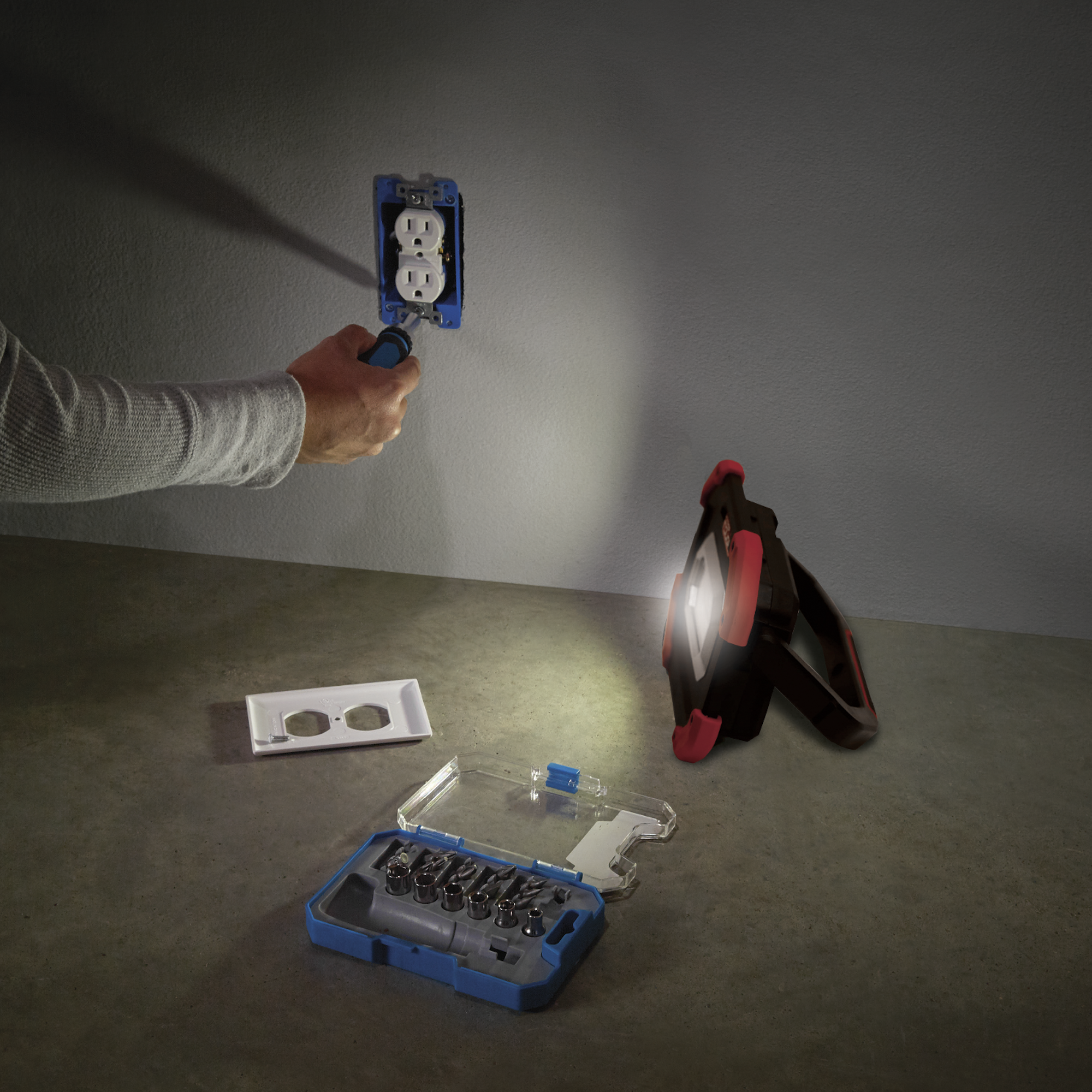 Hyper Tough 1,200-Lumen Rechargeable LED Work Light photo 2