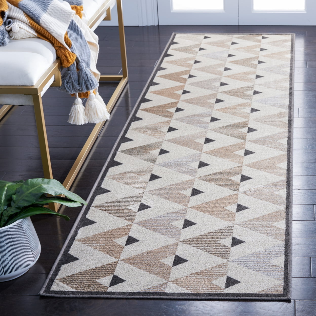 SAFAVIEH Atlas Trina Geometric Area Rug, Ivory/Beige, 5'3" x 7'7"