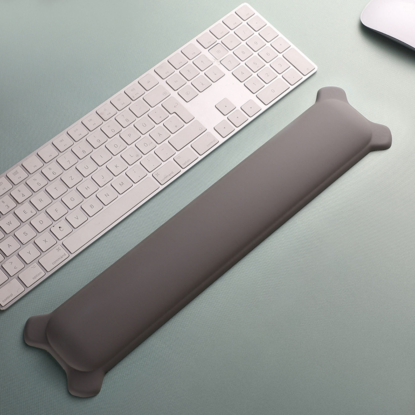 Keyboard Wrist Rest Ergonomic Wrist Rest Silicone Wrist Pad for Computer Keyboard for Easy Typing Suitable for Office