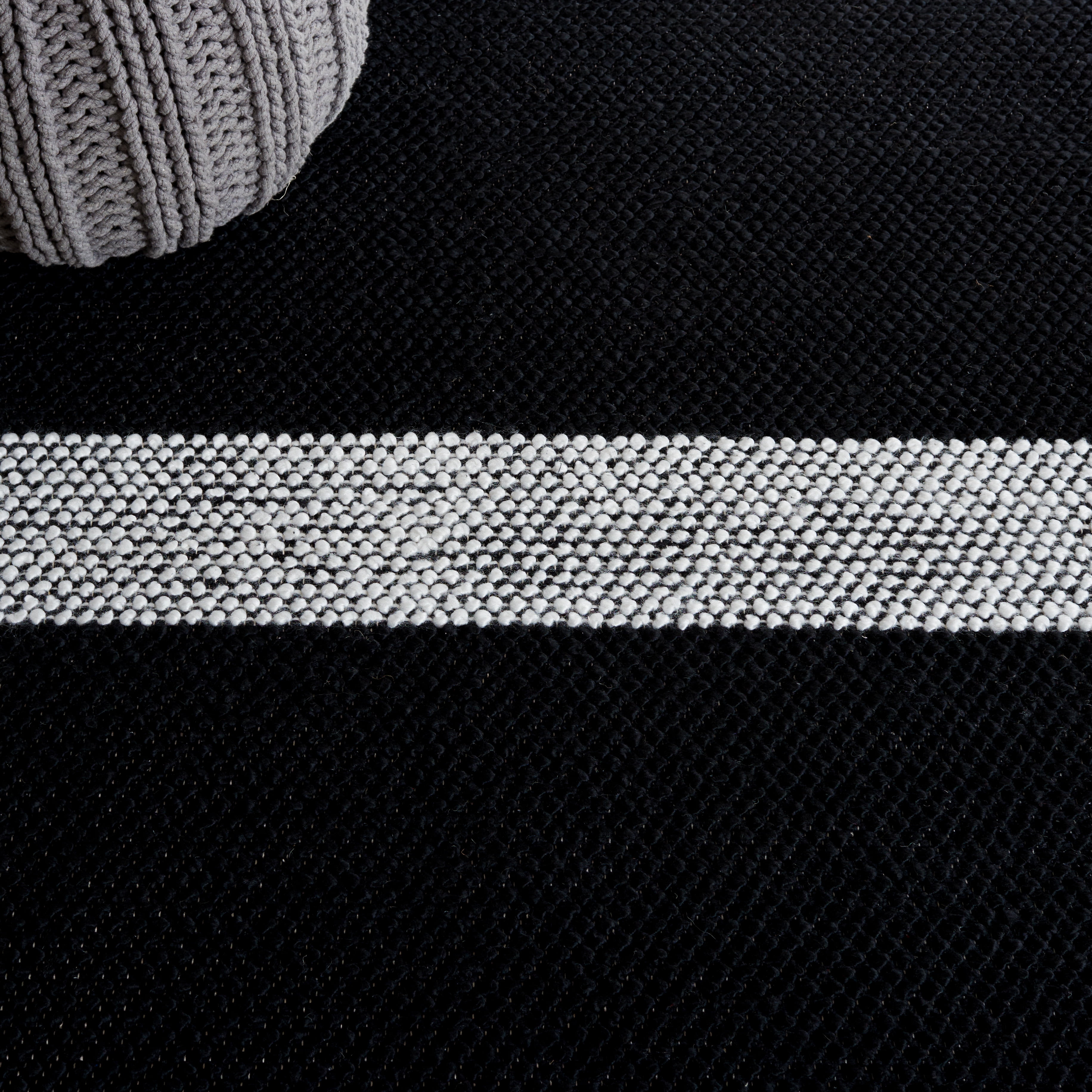 SAFAVIEH Natura Marina Striped Wool Runner Rug, Black/Ivory, 2'3" x 8'