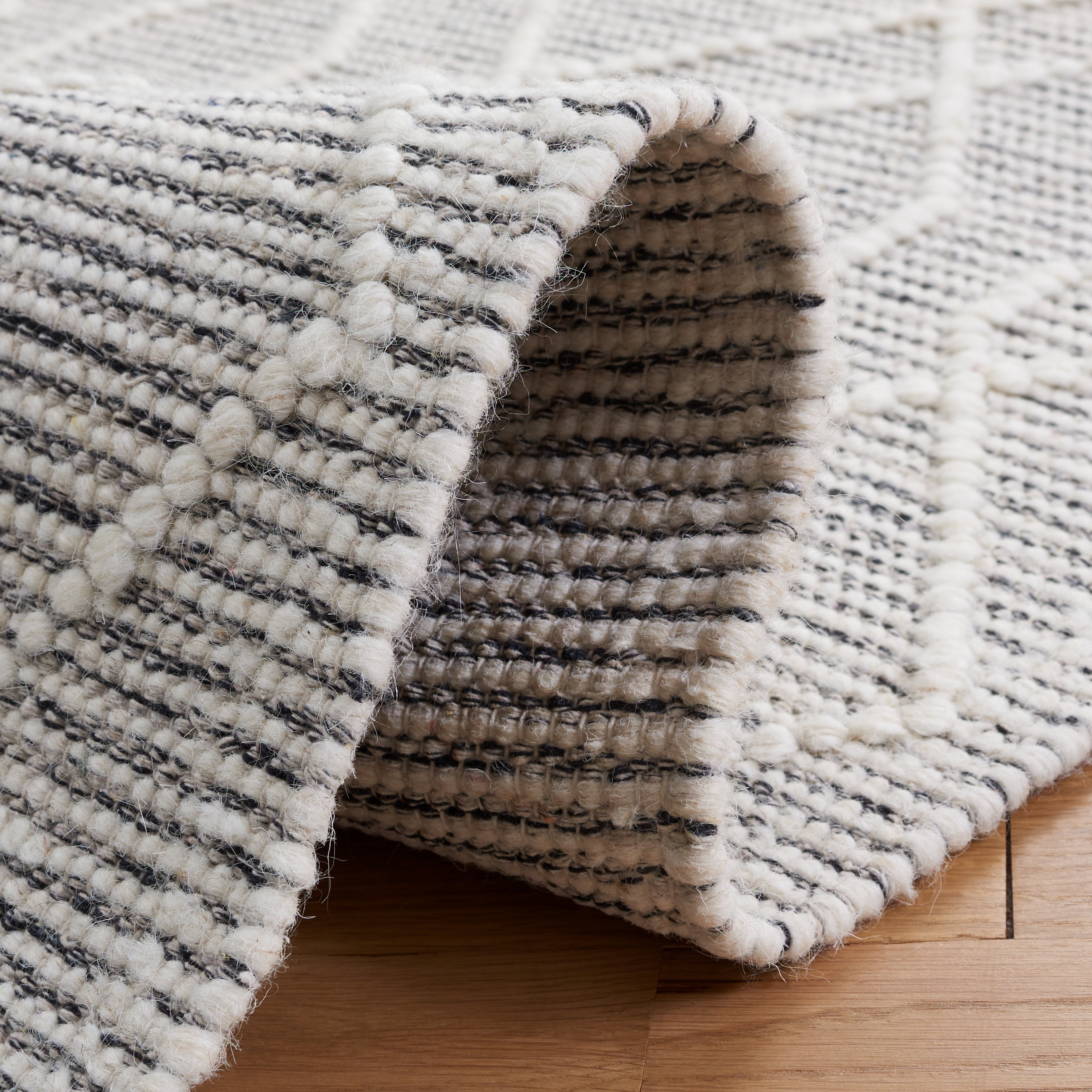 SAFAVIEH Natura Dean Geometric Wool Area Rug, Ivory/Black, 4' x 6'