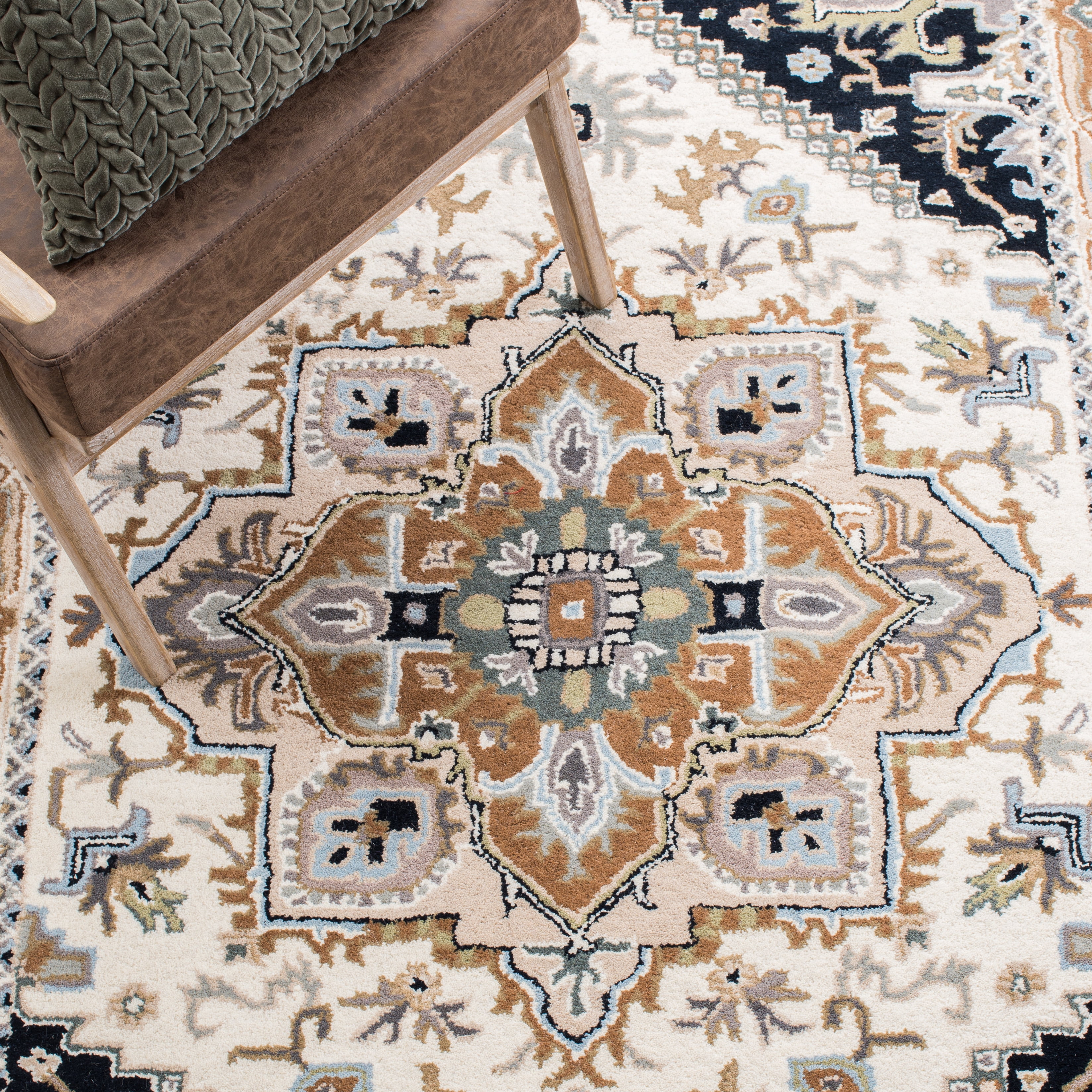 Safavieh Heritage York Oriental Wool Area Rug, Beige/Navy, 4' x 4' Square