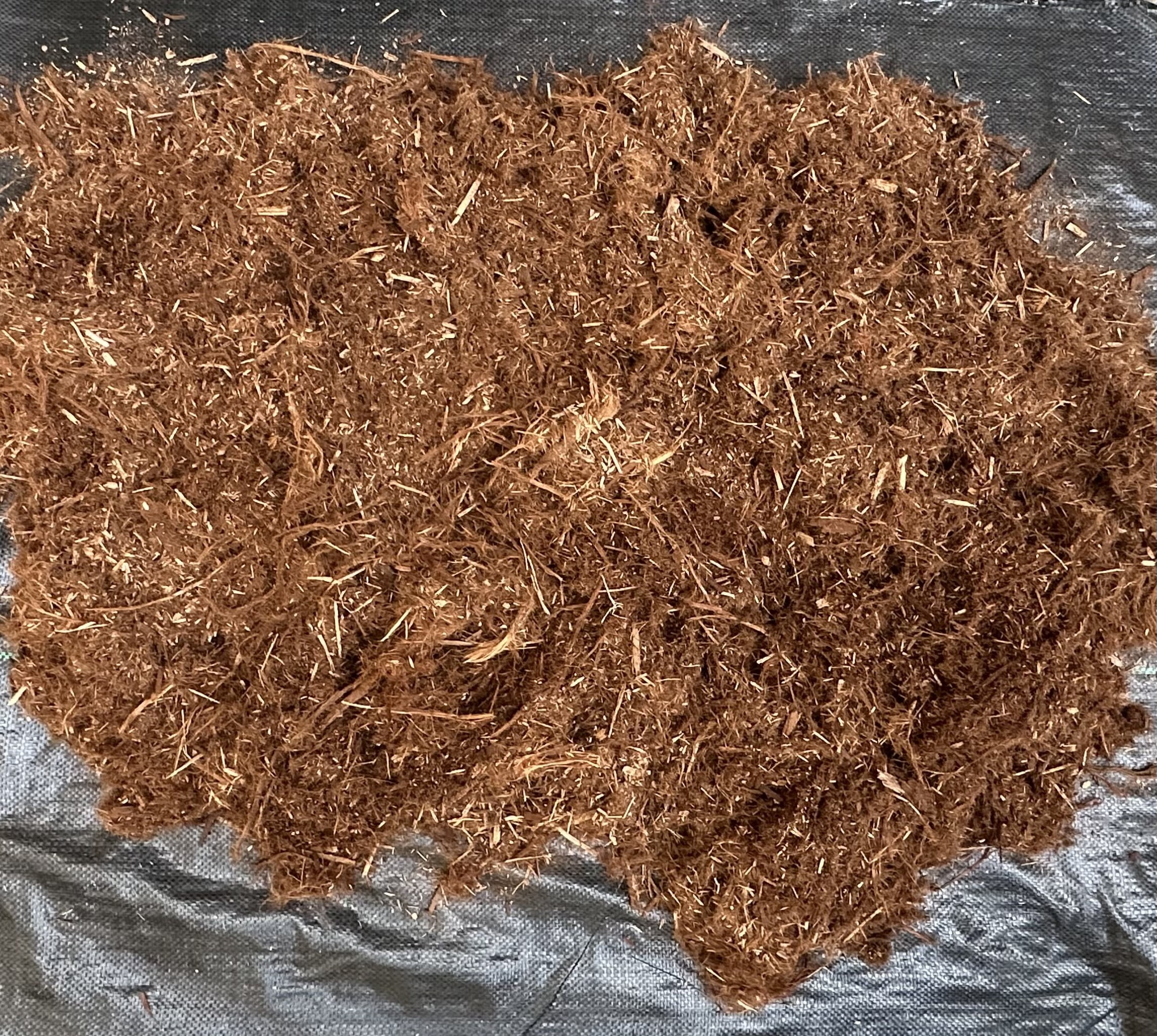 Fresh Natural Shredded Redwood Mulch, 1 Cubic Foot (34QT) Fine Gorilla Hair Garden Bark. Uses are Landscaping Beds, Potting Soil Mixes, Weed Deterrence, Moisture Retention, and more.
