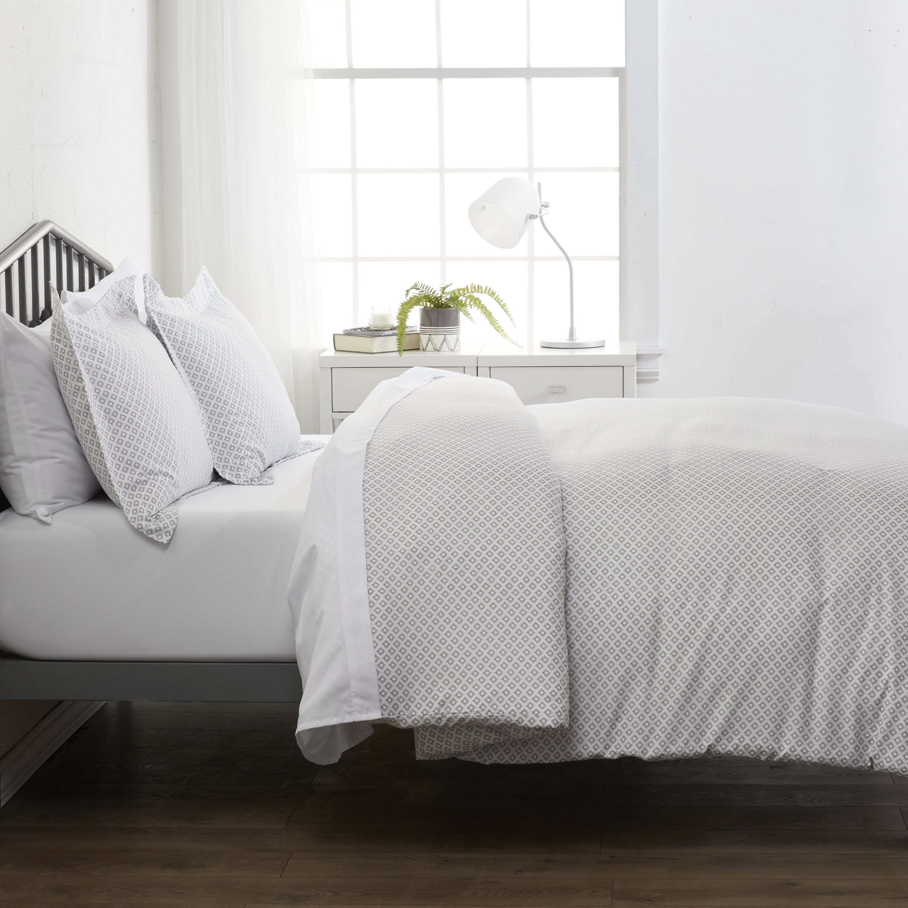 Noble Linens Gray Polaris Pattern 3-Piece Duvet Cover Set, Full/Queen