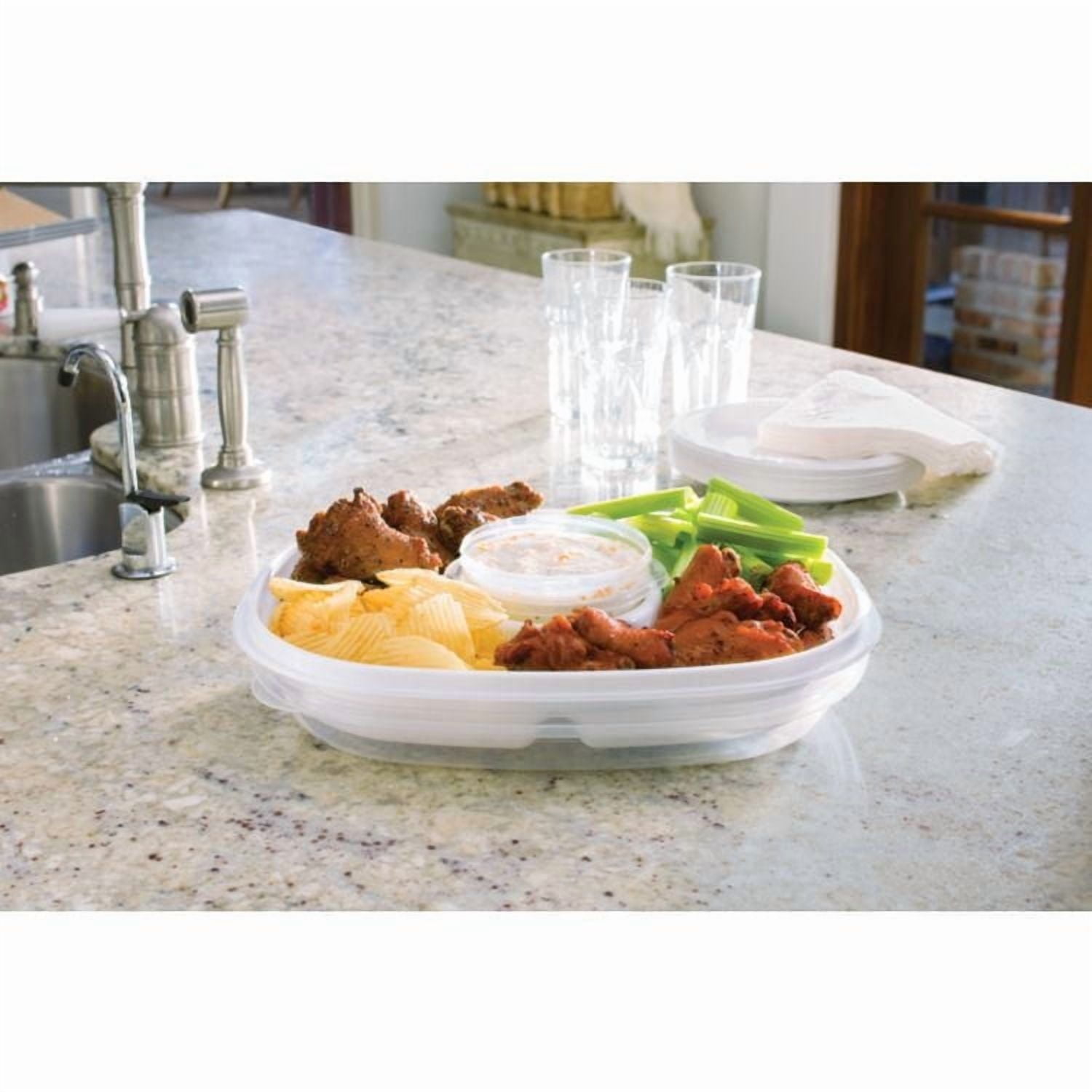 Plateau de fête Twist and Seal de Rubbermaid