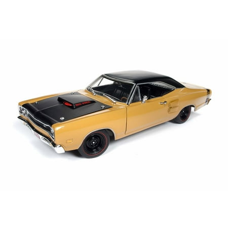 1969 Dodge Coronet Super Bee Hard Top, Butterscotch with Black Roof - Auto World AMM1172 - 1/18 Scale Diecast Model Toy