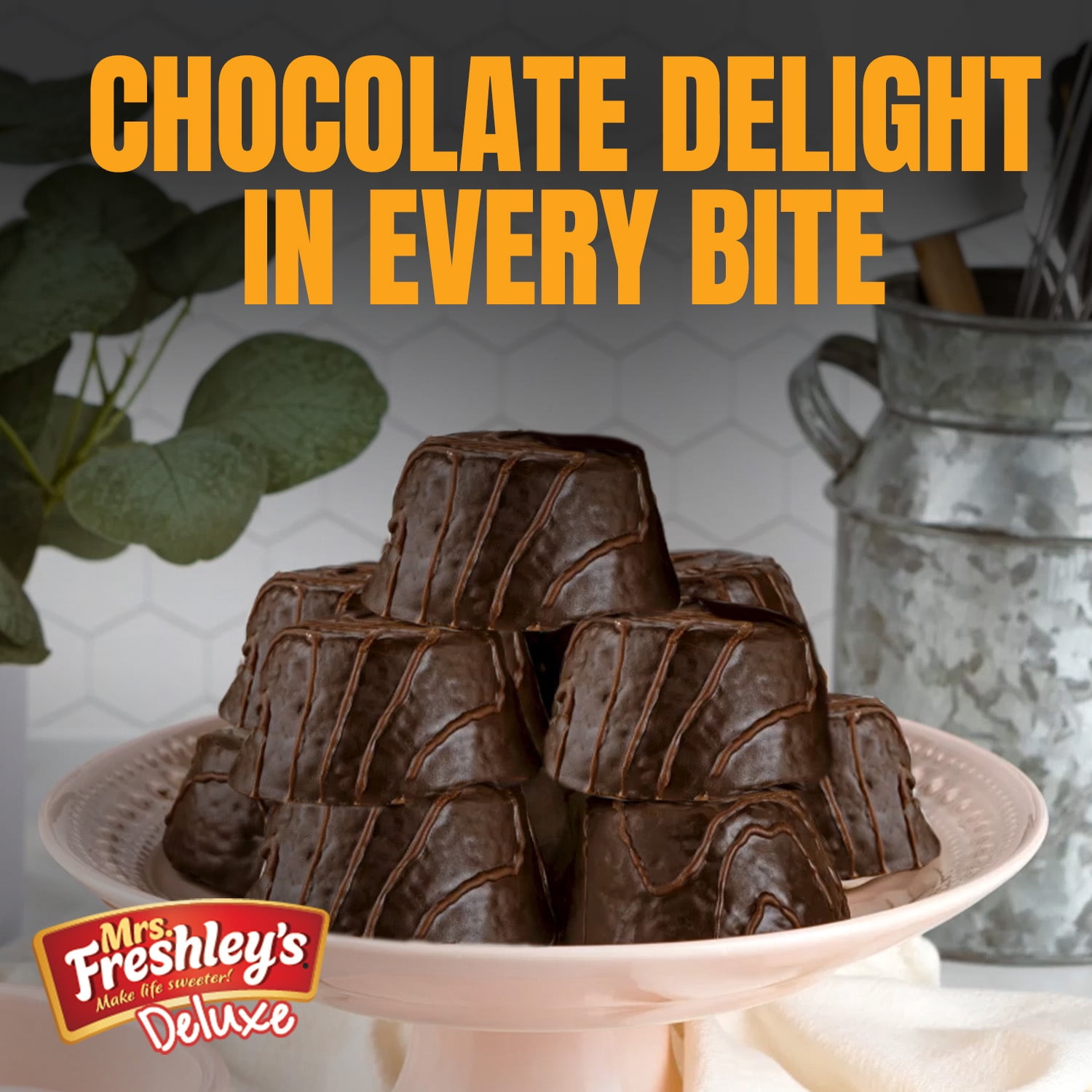 Mrs. Freshley's Deluxe Hershey's Triple Chocolate Cakes, 6 Count, 6 Individually Wrapped Snack Cakes, Shelf-Stable