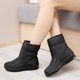 thumbnail image 4 of Zapatos de algodón de invierno, botas de nieve para mujer, botas cortas, impermeables, antideslizantes, para mujeres de mediana edad y mayores, además de zapatos de madre acolchados de terciopelo, 4 of 5