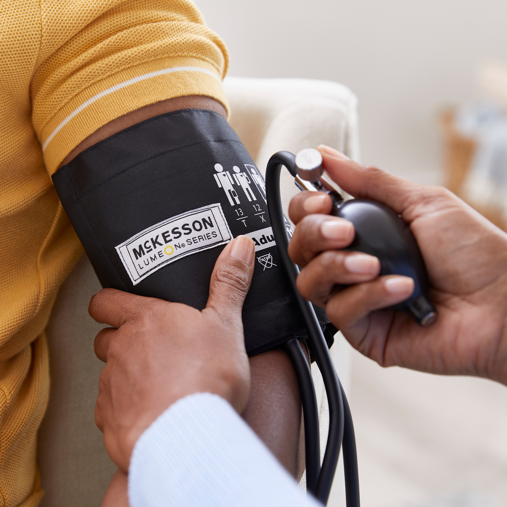 McKesson Lumeon Blood Pressure Cuff and Bulb, Medical-Grade Quality - Medium, 1 Ct