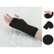 thumbnail image 2 of Guantes sin dedos de punto elástico unisex INSPIRE CHIC color negro talla única, 2 of 6