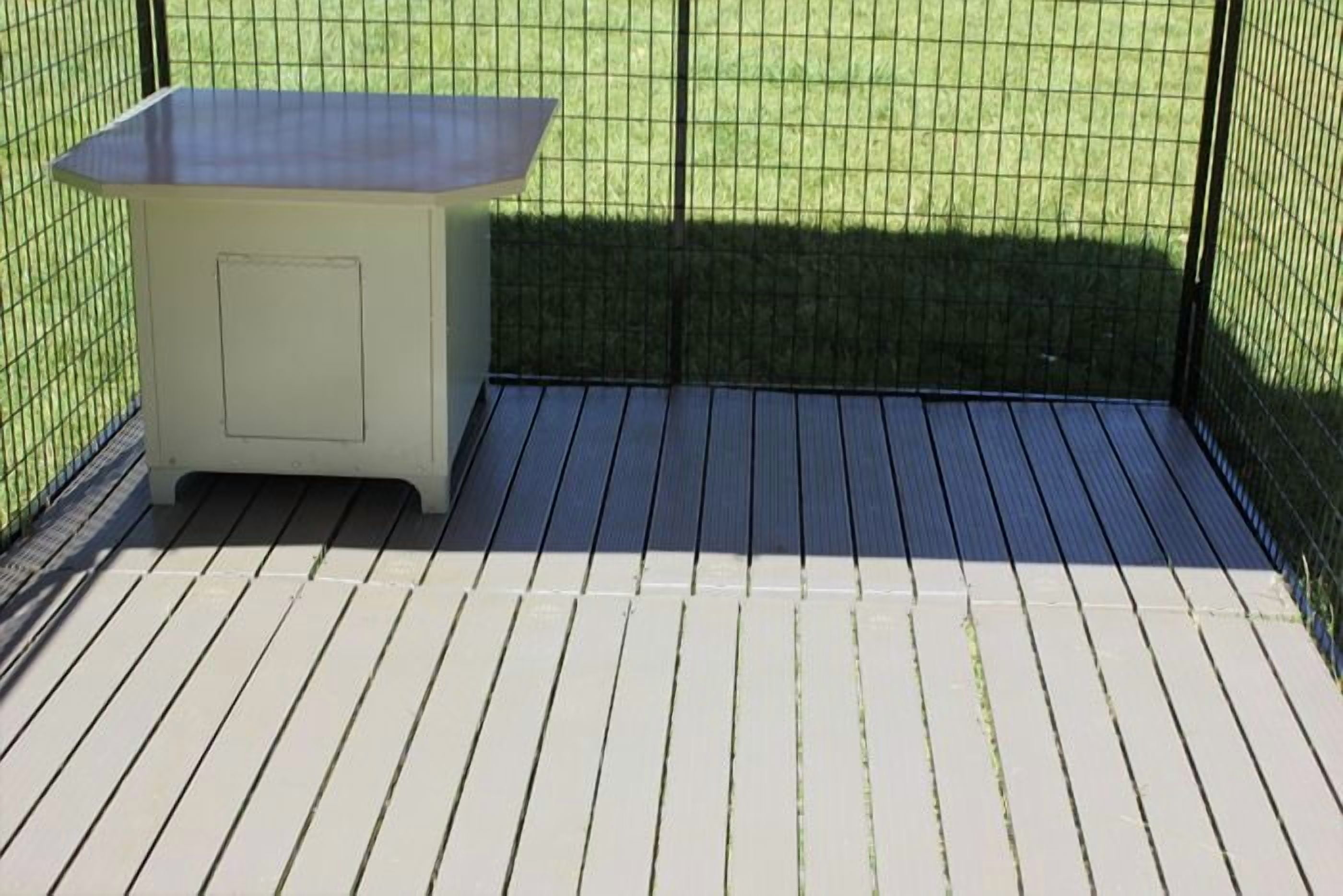 Single Large 2' X 4' Raised Dog Kennel Run Flooring Panel Gray