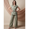 thumbnail image 2 of Conjunto 2 Piezas, Blusa Estilizada con Cinturón y Pantalón Fluido, Outfit Moderno y Sofisticado para Mujer, 2 of 5