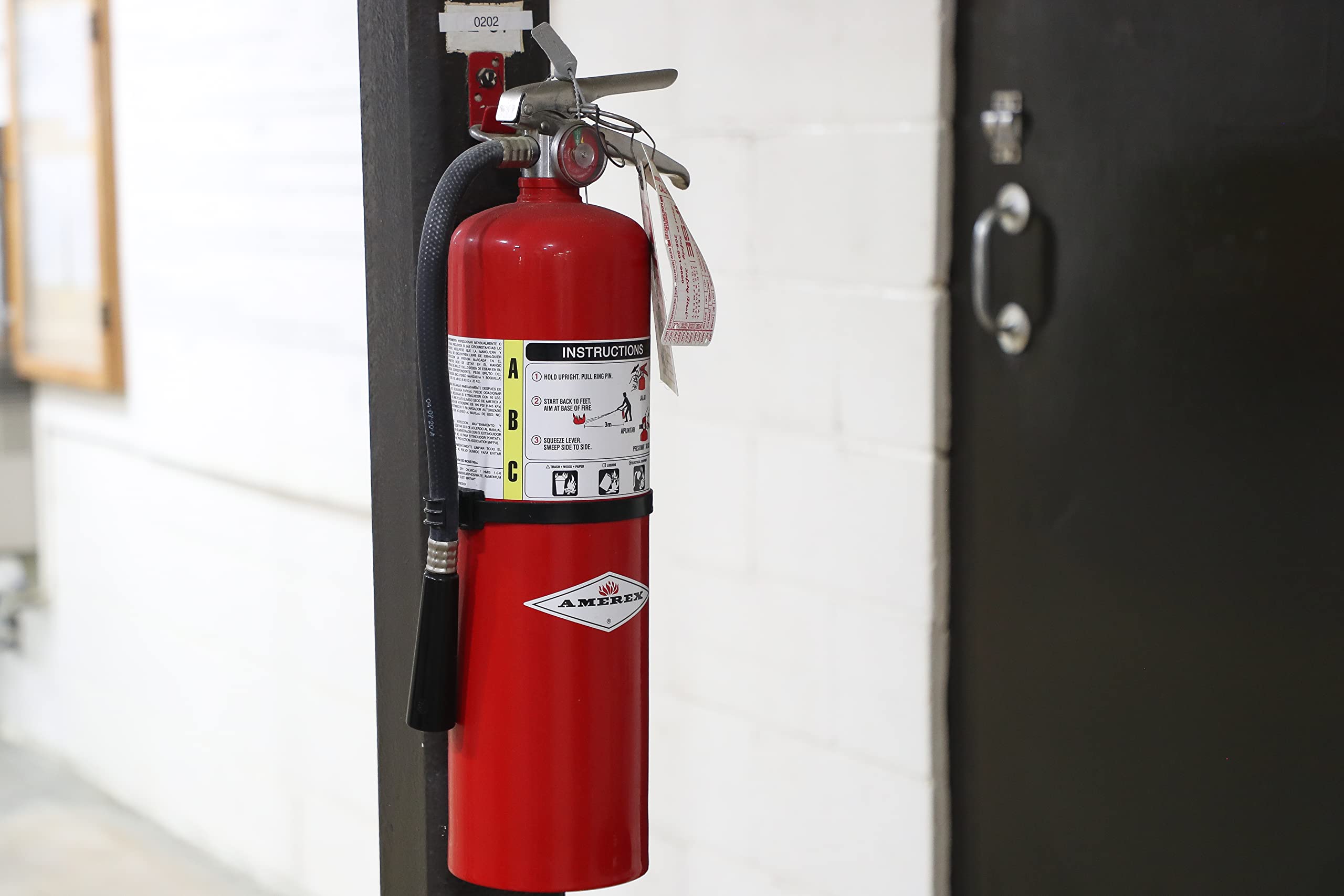 Amerex B456 ABC Dry Chemical Fire Extinguisher with Aluminum Valve, 10 lb CA2