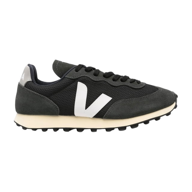 Tenis Veja río branco color negro, logo en color blanco con suela de goma.