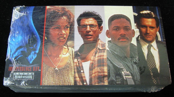 1996 Topps Independence Day Super Wide Movie Photo Trading Card Packs Sealed Box 