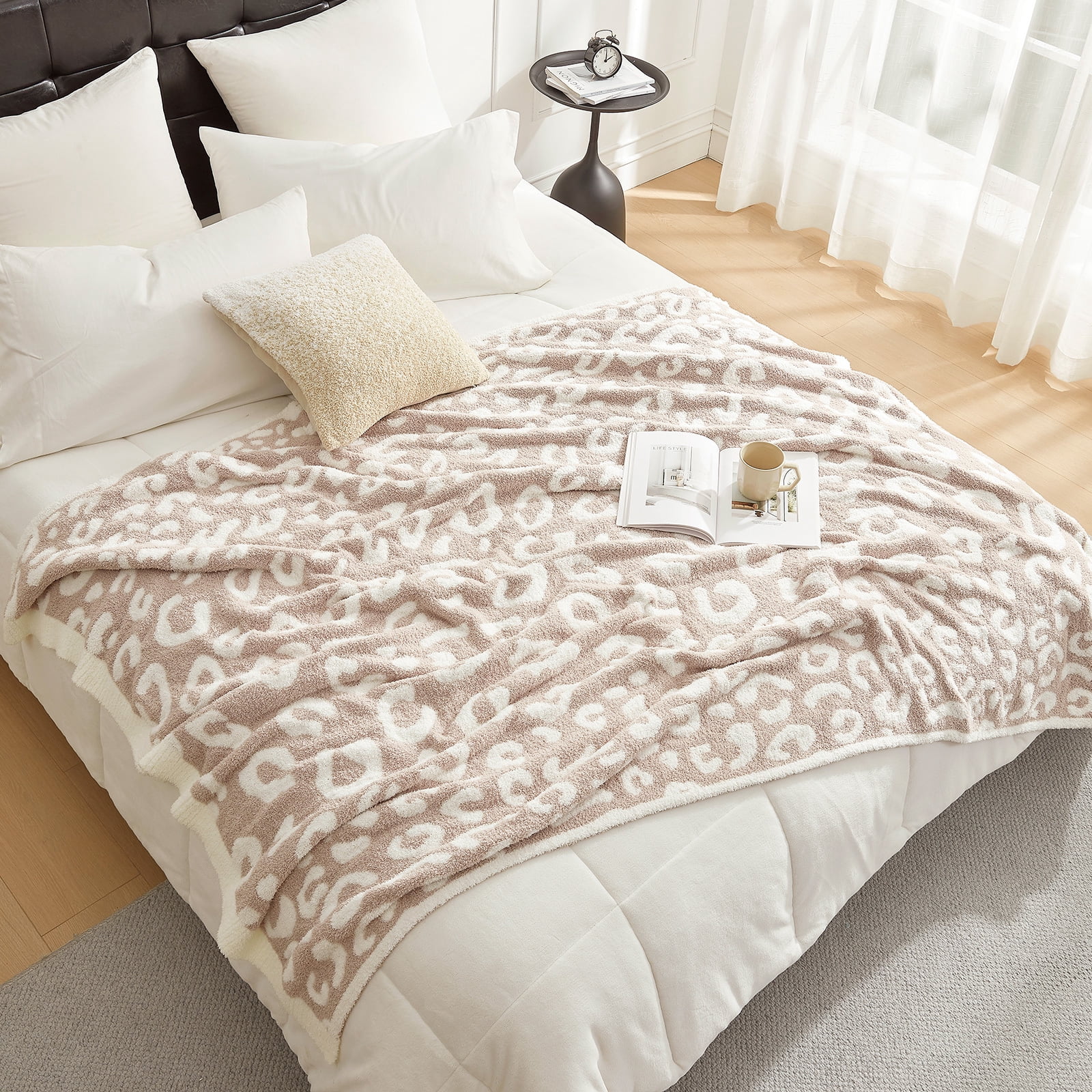 Snuggle Sac Modern Beige Leopard Knitted Throws, 60" x 80"