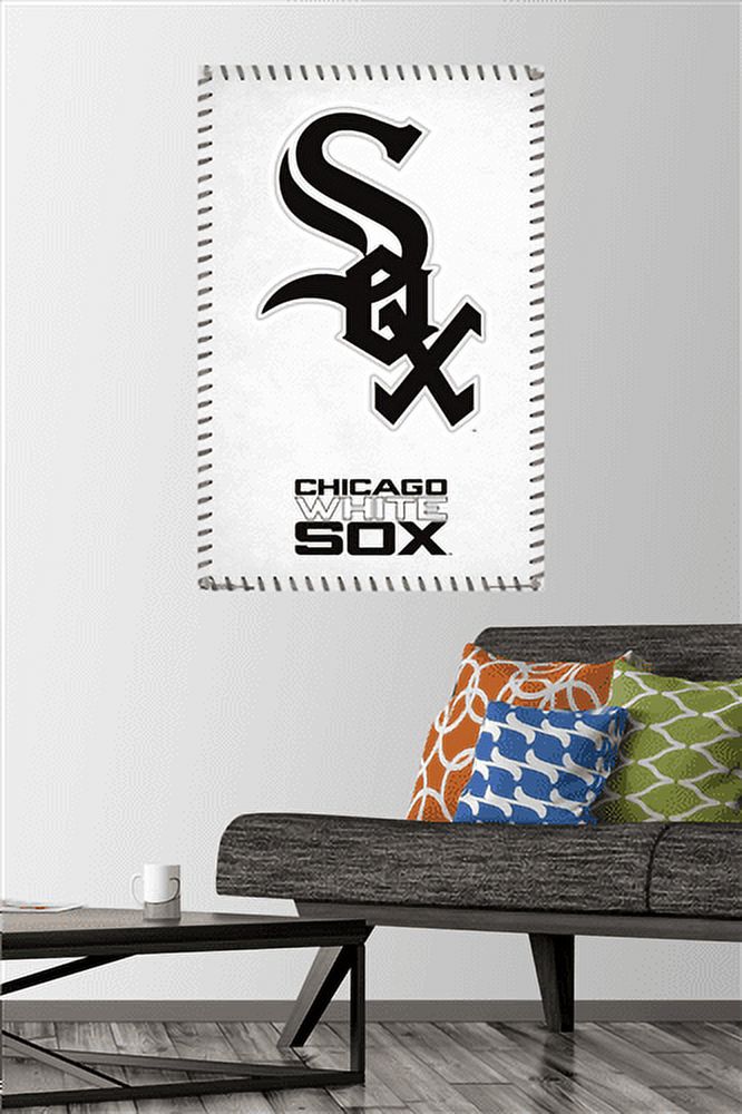 MLB Chicago White Sox - Logo 17 Wall Poster with Push Pins, 22.375" x 34"