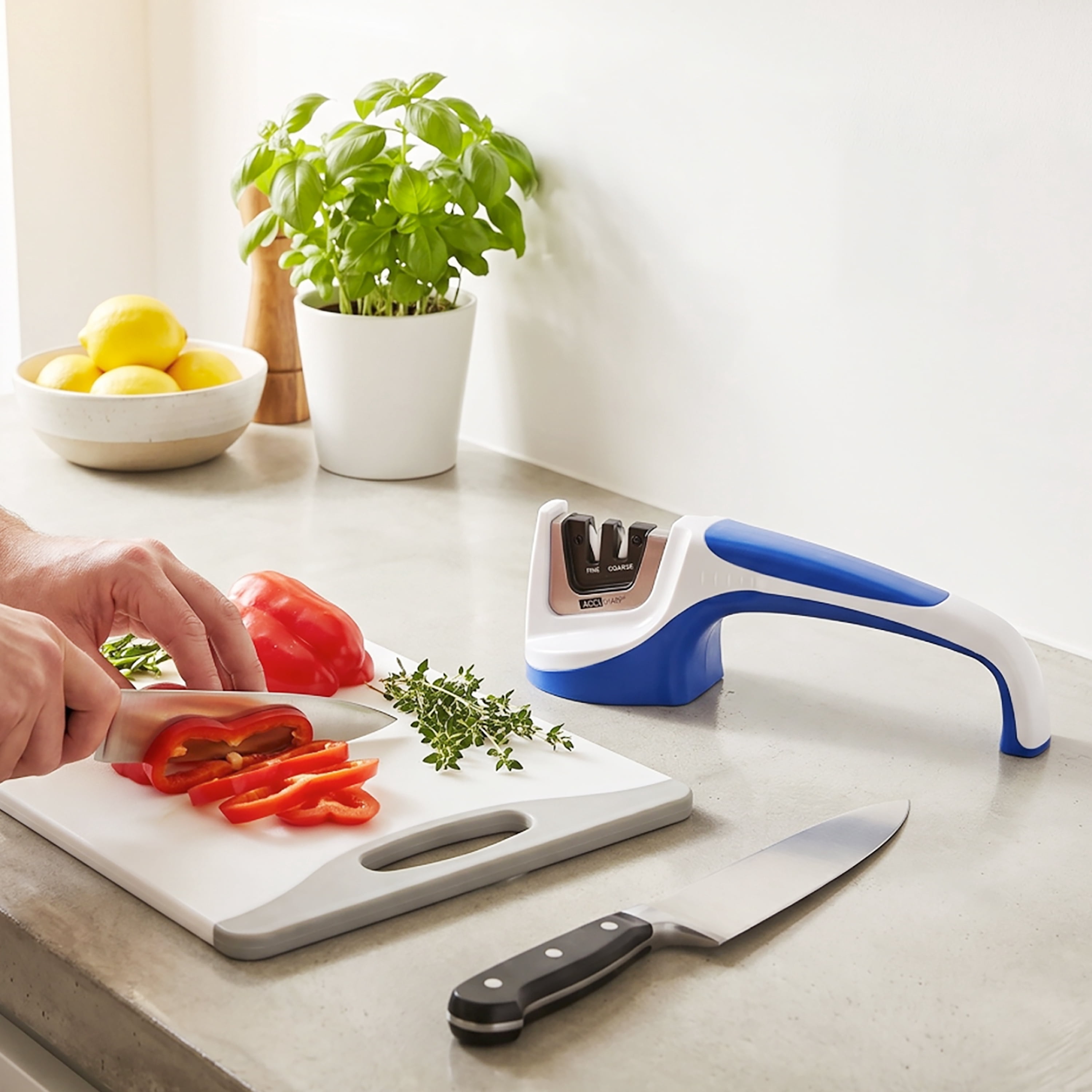 AccuSharp Two-Stage Pull-Through Knife Sharpener with Diamond-Honed Tungsten Carbide and Fine Ceramic Rods