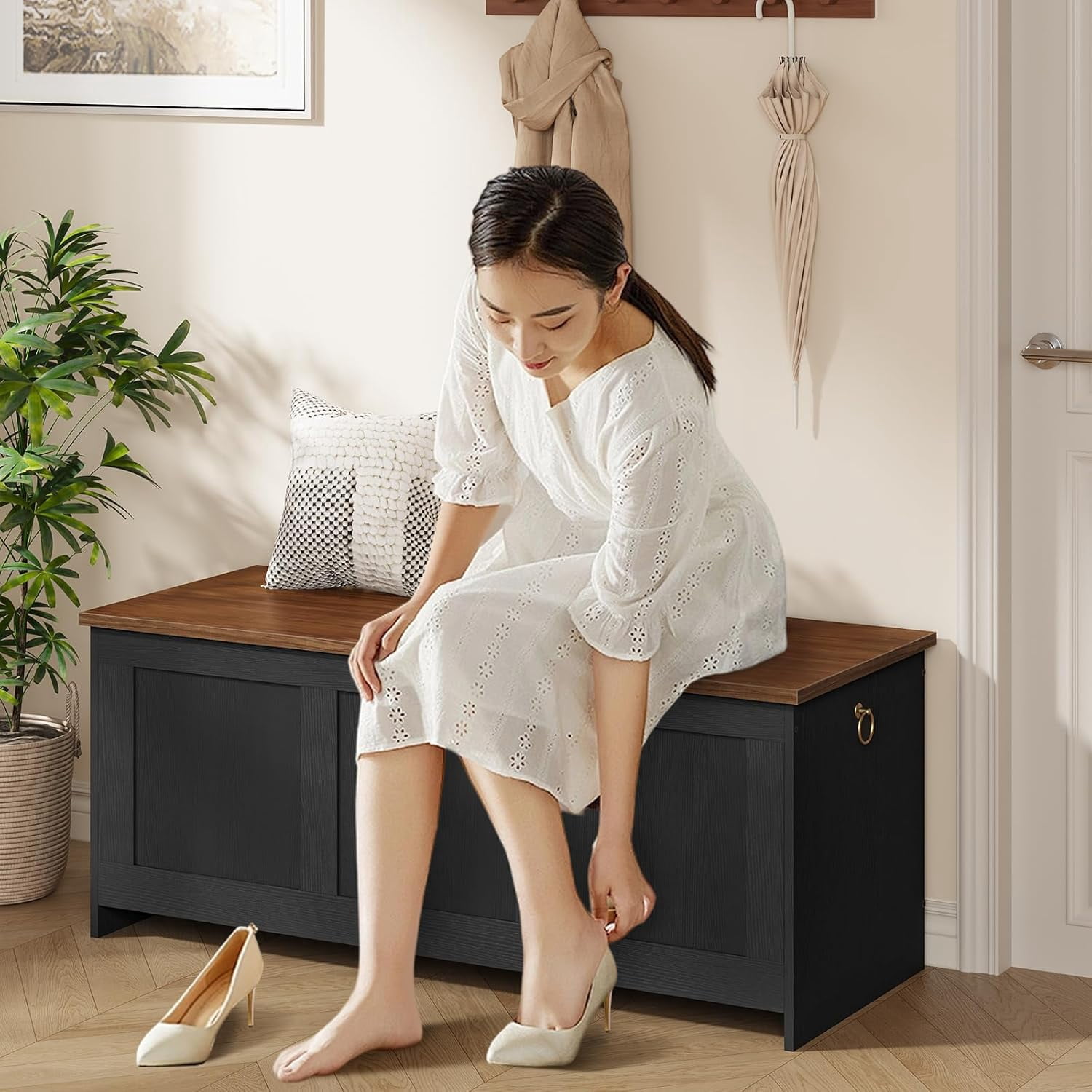 Storage Bench, 43.3" Retro Wooden Storage Chest, Wooden Storage Trunk, Toy Chest with Lift Top, Multifunctional Entryway Organizer, for Entryway, Living Room, Black and Walnut BH411CW01