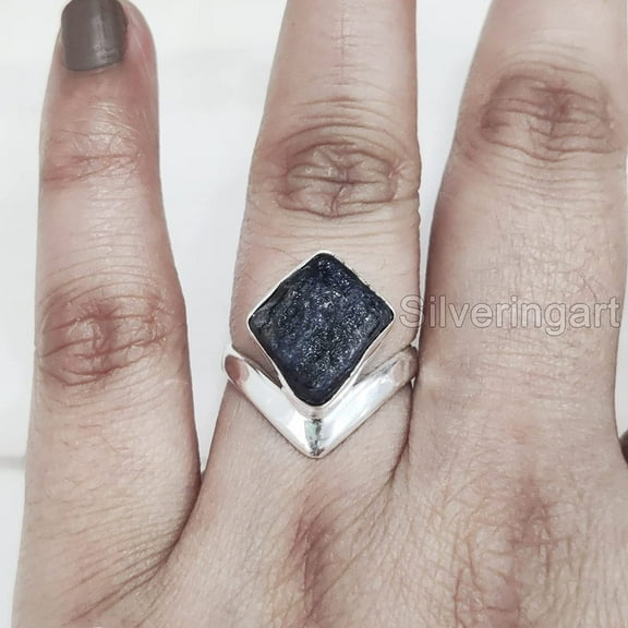 Blue Sapphire Ring, Rough Blue Sapphire Ring, September Birthstone, V Crown Ring, 925 Sterling Silver, Womens Ring, Christmas, Thanksgiving, Handmade, Statement Jewelry, Rough Gemstone Jewelry