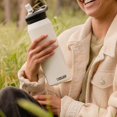 thumbnail image 4 of CamelBak eddy+ Bouteille d'Eau avec Paille 32oz - Acier Inoxydable Isolé, Dune, 4 of 7