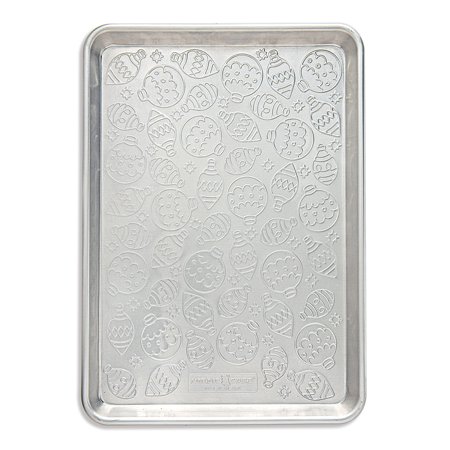 

Nordic Ware Embossed Naturals Ornament Pattern Half Sheet