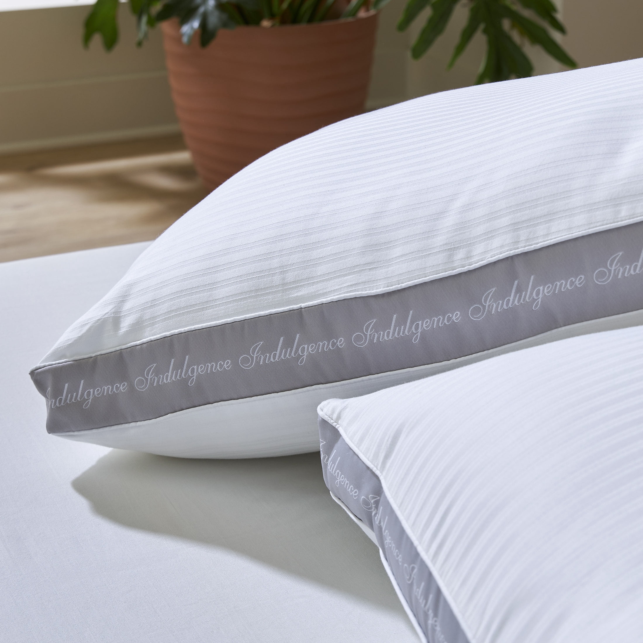 Indulgence Down Alternative Side Sleeper Pillow, Standard/Queen