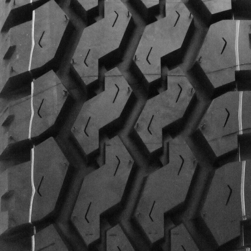 215/85R16 115Q Michelin XPS Truck Radial Traction Radial Tire 