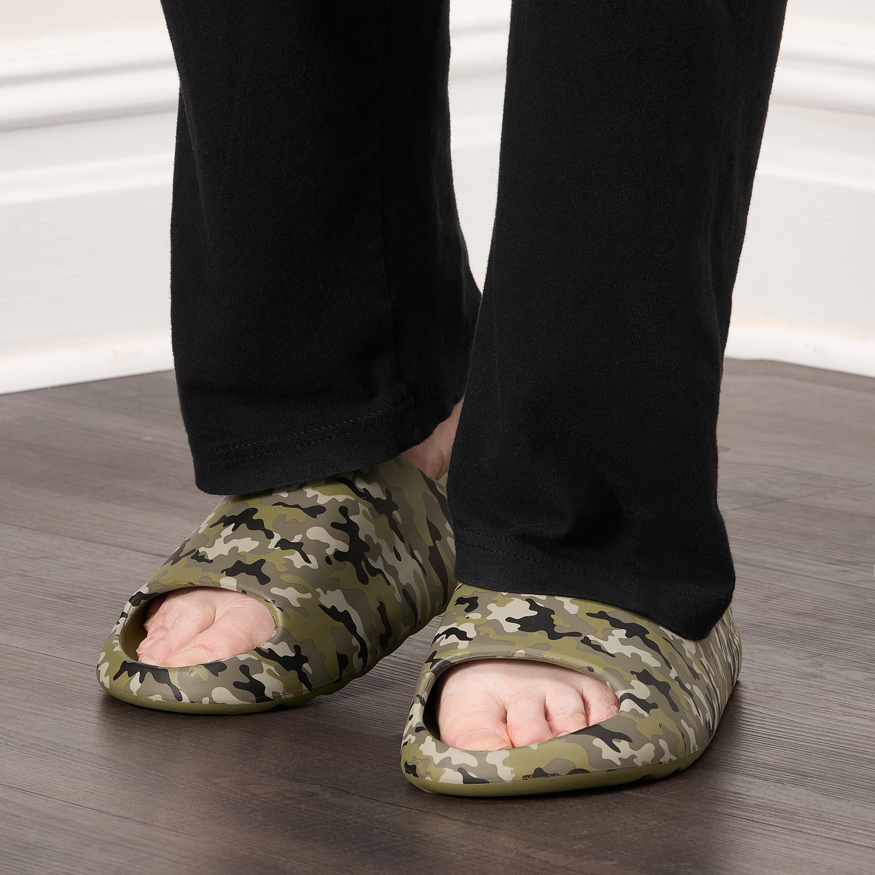 Fruit of the Loom Men's EVA comfort slides