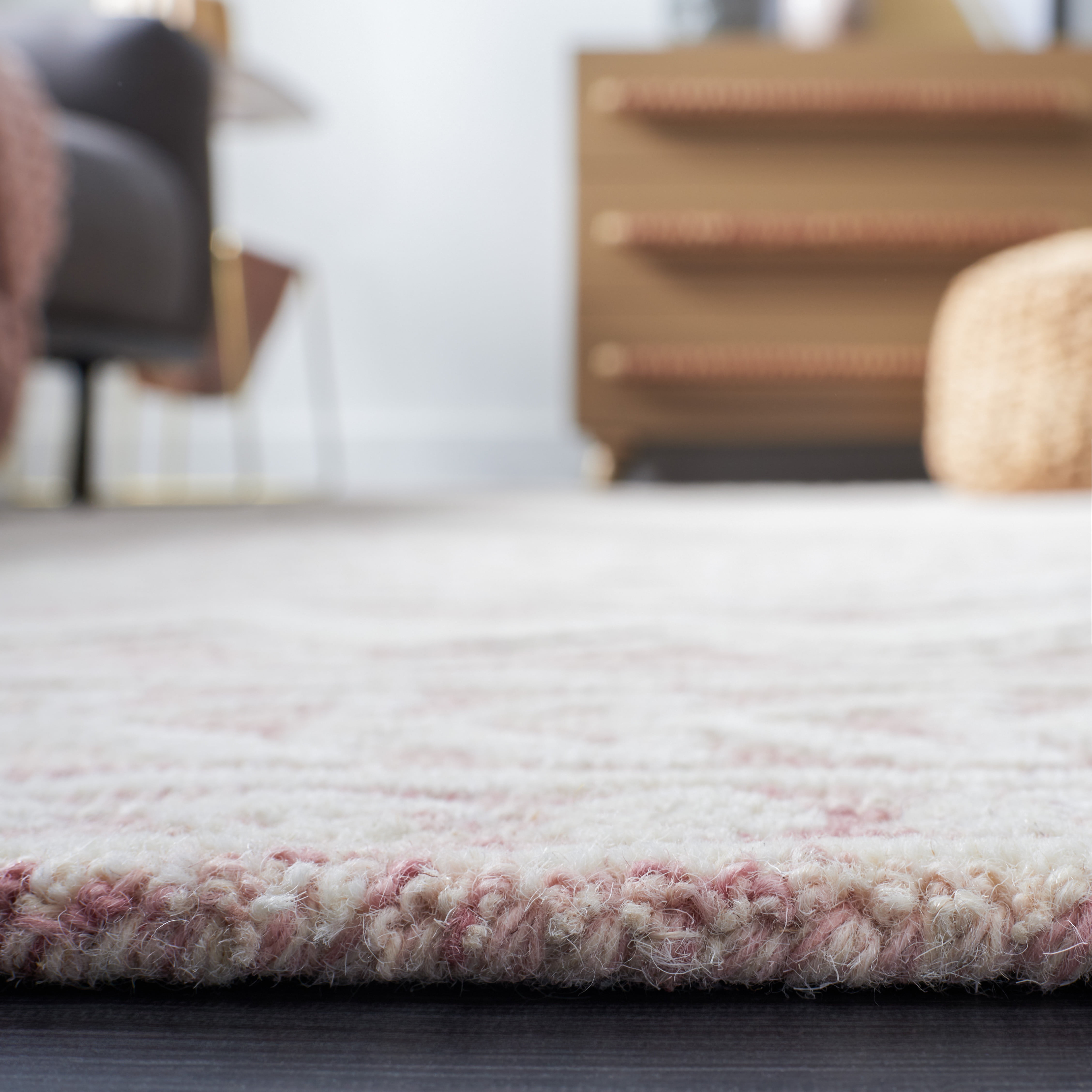 SAFAVIEH Metro Daria Medallion Area Rug, Dark Pink/Ivory, 3' x 5'