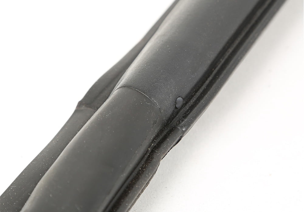 Omix-Ada by RealTruck | 12303.21 | Door Seal, Front, Right | OE Reference: 55395274AU | Compatible with 2007-2018 Jeep Wrangler JK
