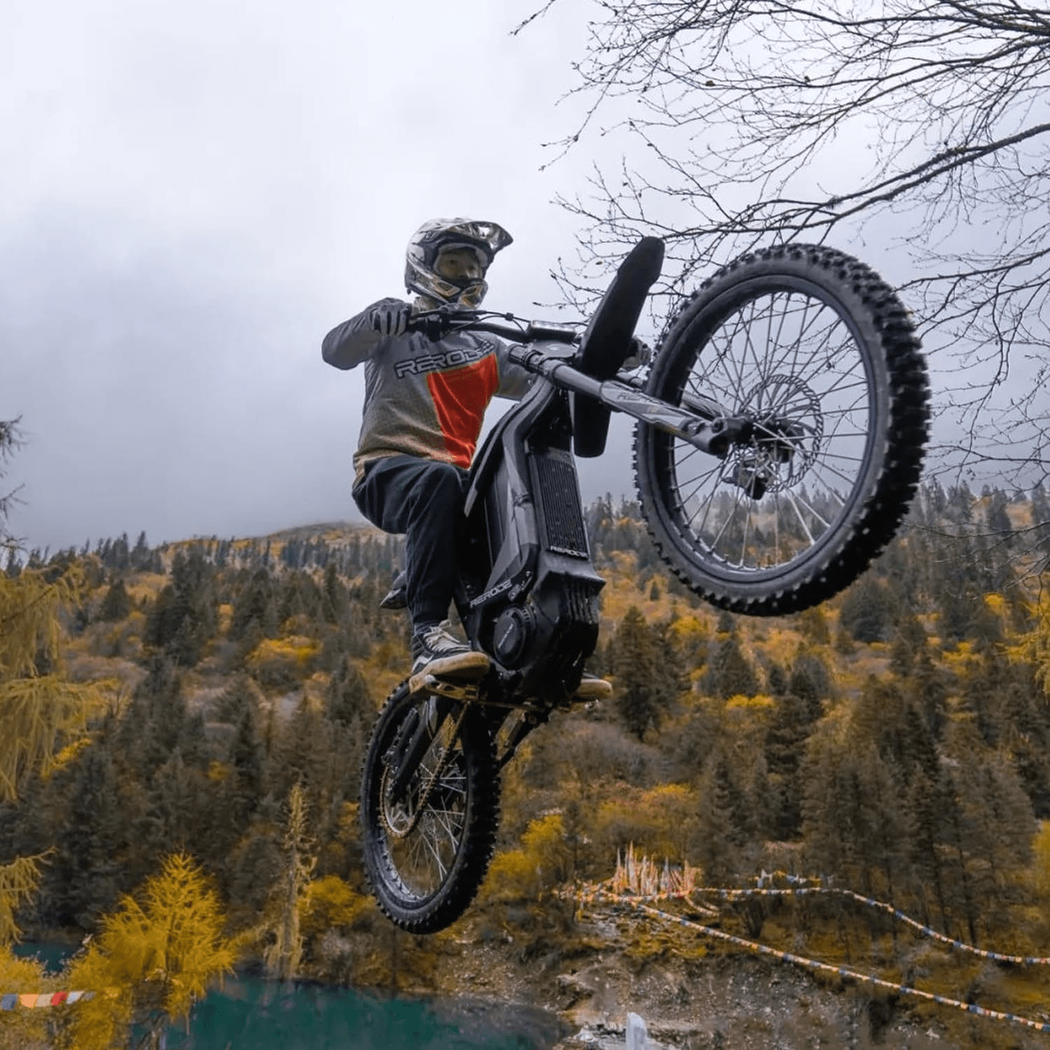 HEZZO 72v 8000W Brushless Motor Middrive Ebike Rerode R1 Electric Dirt Bike 35Ah Off Road Electric Motorcycle 440NM E Moto 53MPH 75 Miles Long Range Full Shock Absorption