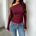 thumbnail image 2 of Camiseta de mujer con cuello inclinado, hombros descubiertos y manga larga de punto, 2 of 5
