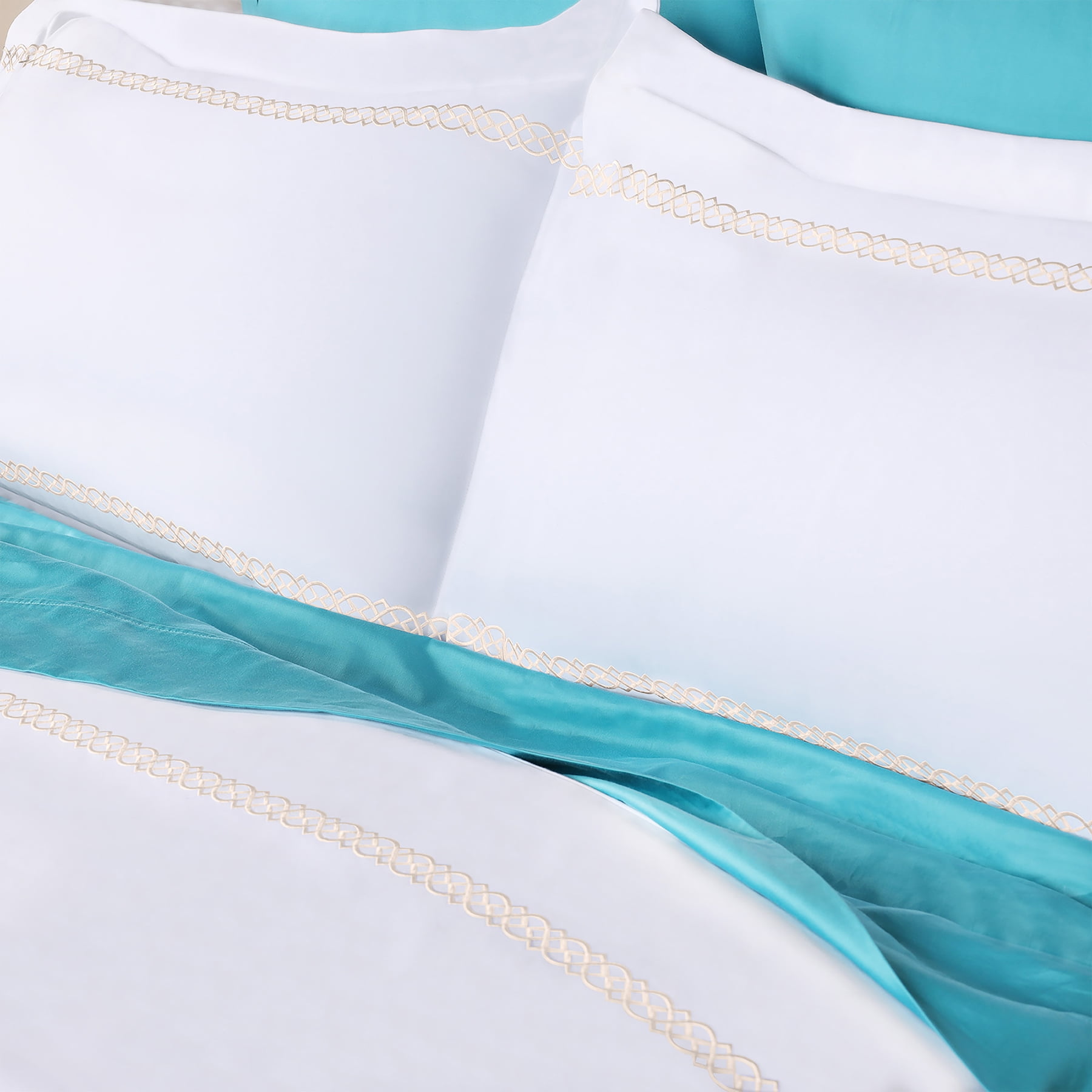 Superior Egyptian Cotton Embroidered Duvet Cover Set, King/ Cal King, Ivory
