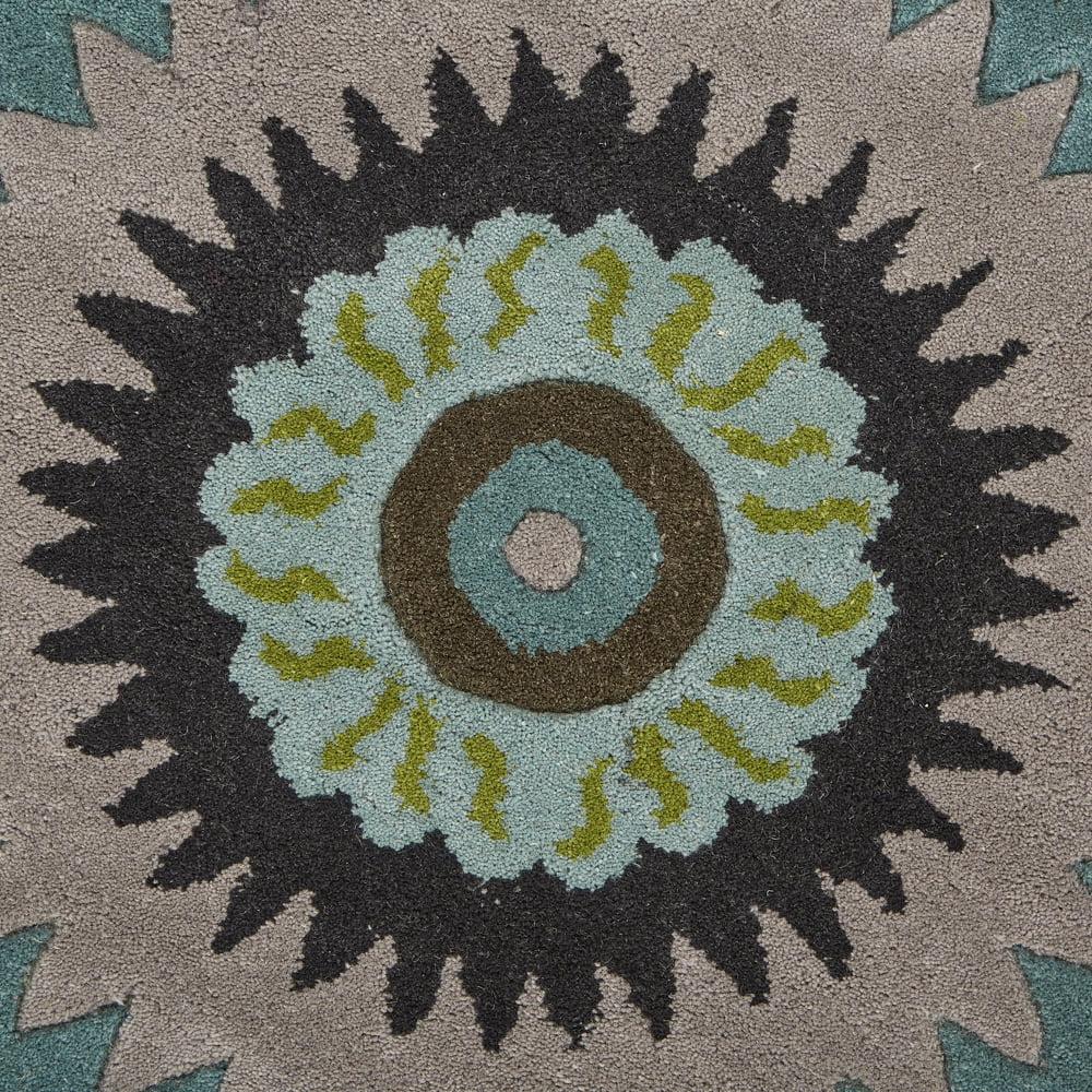 LR Home Wren 5' Round Green Peacock Medallion Indoor Area Rug